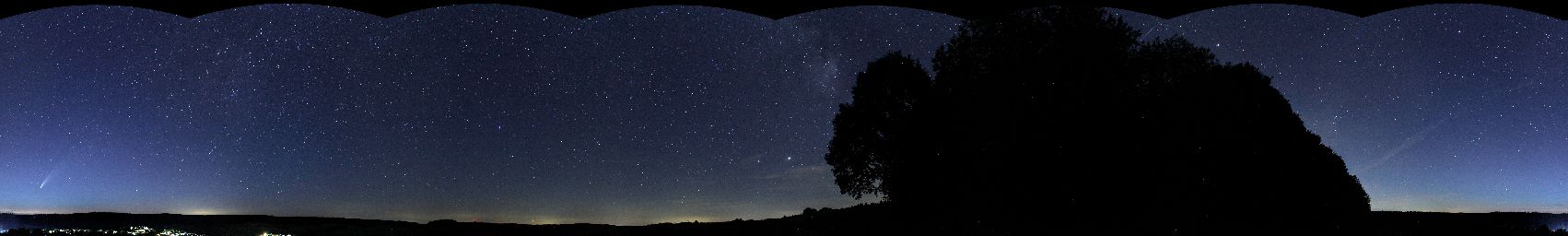 Zylindrisches Nachthimmel-Panorama mit Komet C/2020 F3 (NEOWISE) im Spessart bei Lettgenbrunn, Jossgrund, Main-Kinzig-Kreis, Hessen, 63637, DeutschlandZylindrisches Nachthimmel-Panorama mit Komet C/2020 F3 (NEOWISE) im Spessart bei Lettgenbrunn, Jossgrund, Main-Kinzig-Kreis, Hessen, 63637, Deutschland © Joachim Broser